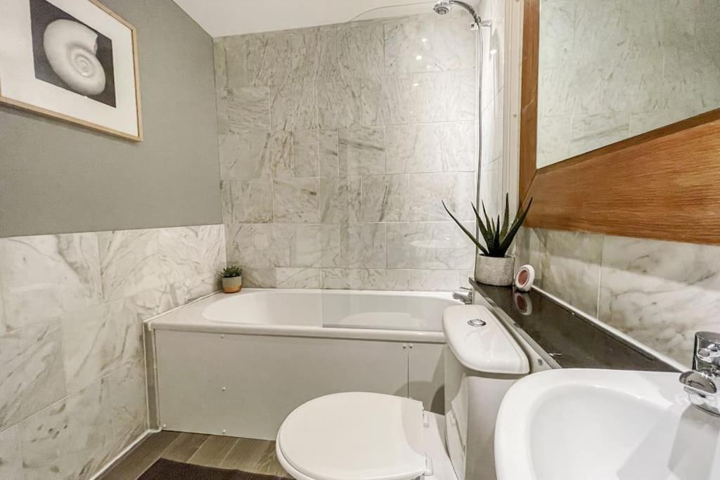 Lofty Apartment In פלימות' מראה חיצוני תמונה
